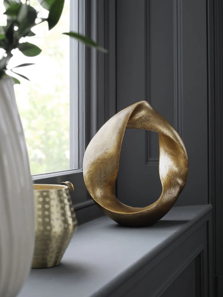 Gold Metal Twist Loop Ornament