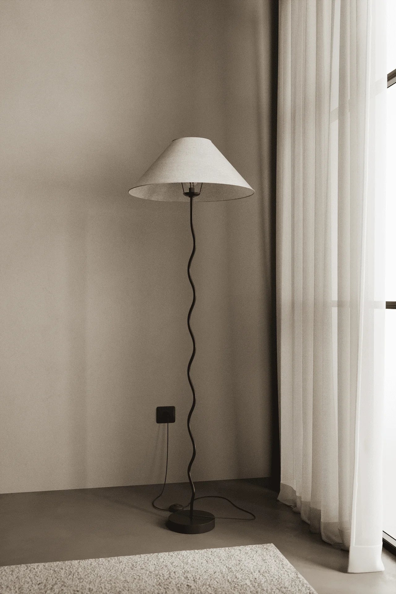Sinewave Black Floor Lamp